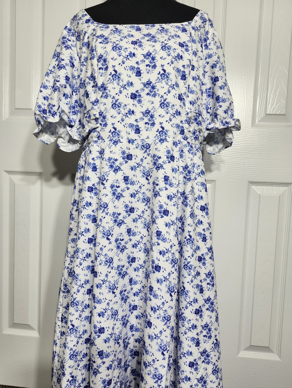 Belle Poque Size Large White With Blue Flower Print Short Sleeve Dress